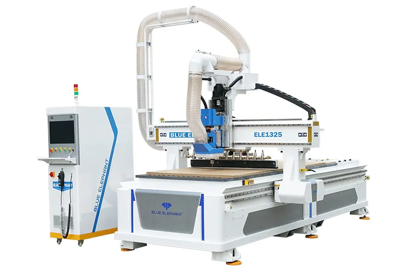 CNC-роутер с автоматической сменой инструмента