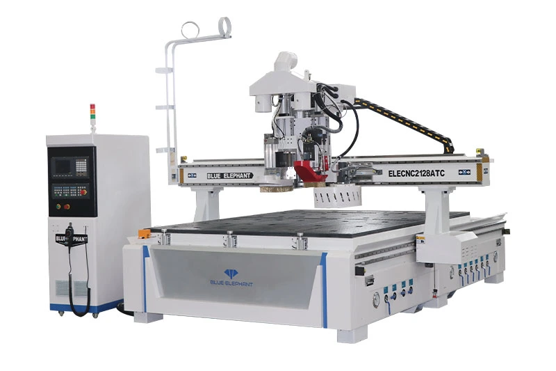 CNC-роутер с автоматической сменой инструмента